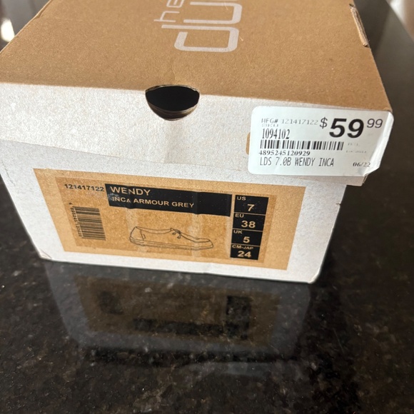 NEW IN BOX - WENDY HEY DUDE - HAND BEADED - SZ 7 - Picture 13 of 15